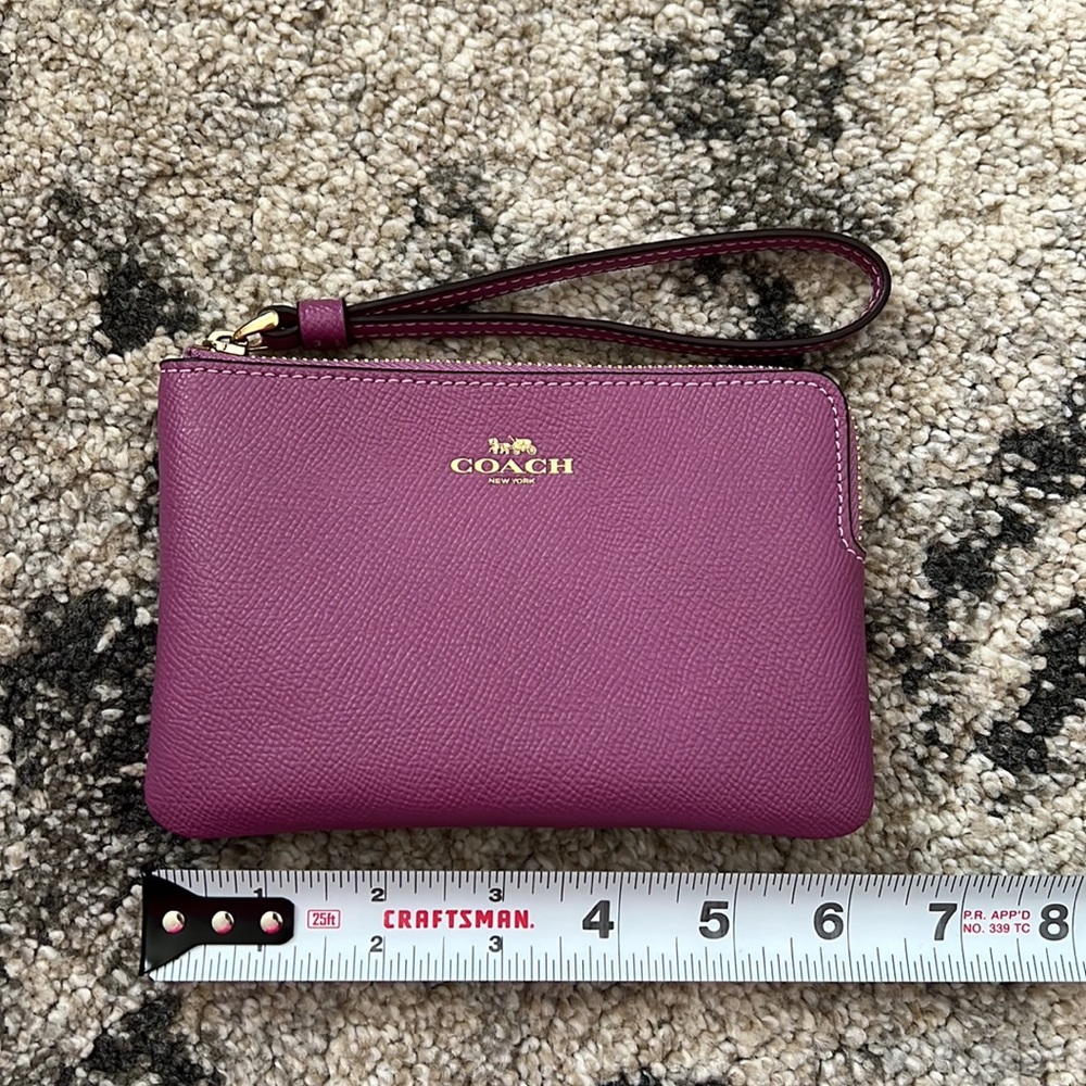 Coach - Picture 4 of 5